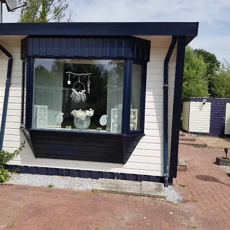 De Bijsselse Enk, Chalet 27 * נונספייט